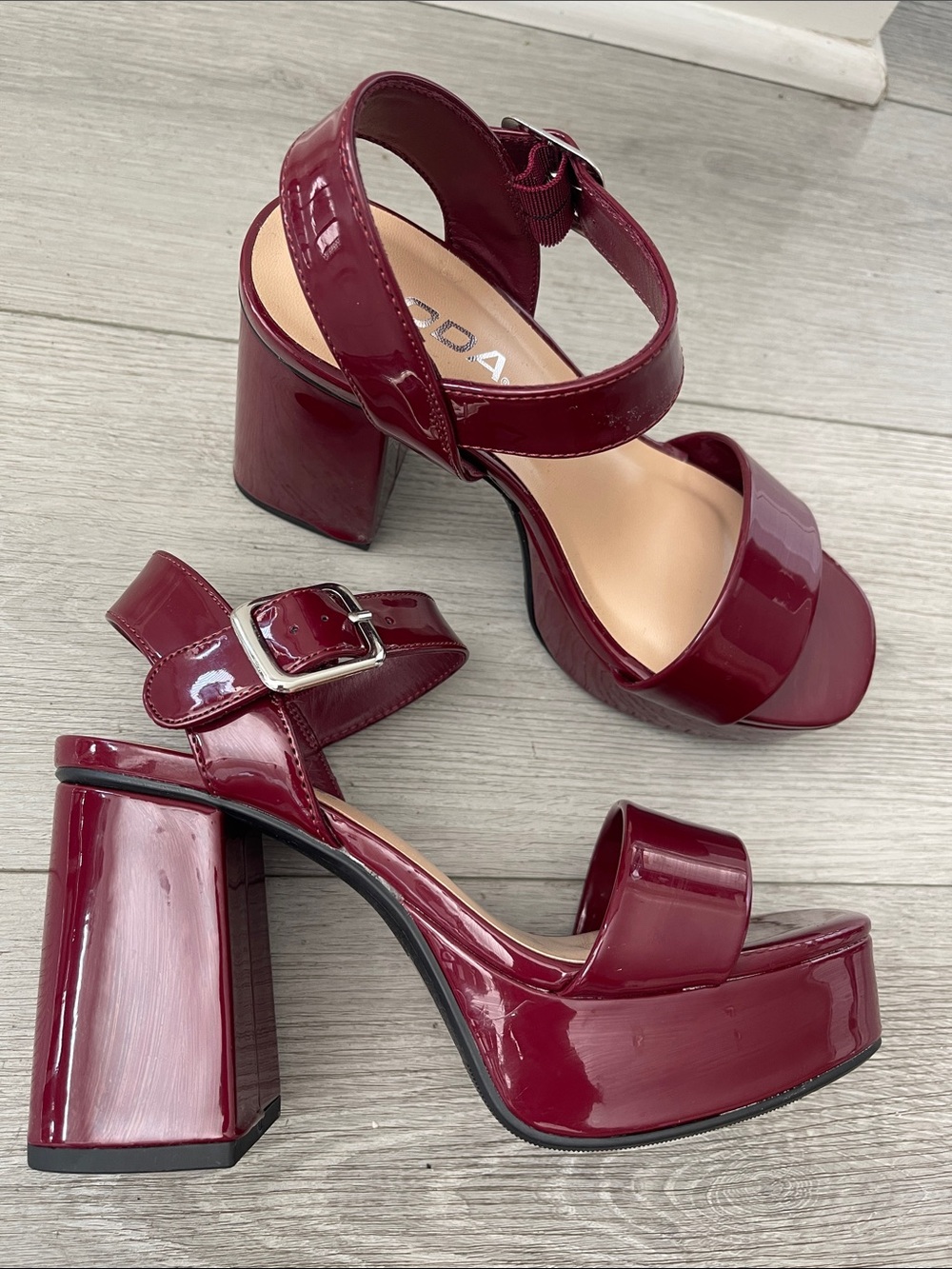 Women's Platform Block Heel Sandals - Burgundy Patent